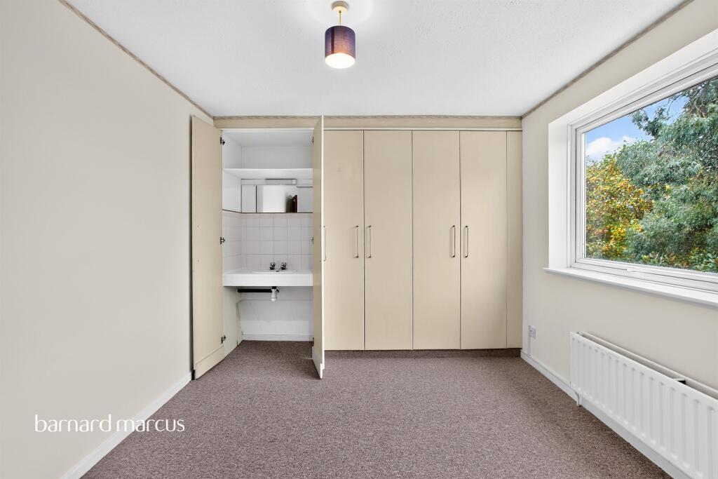 Apartment in London - More