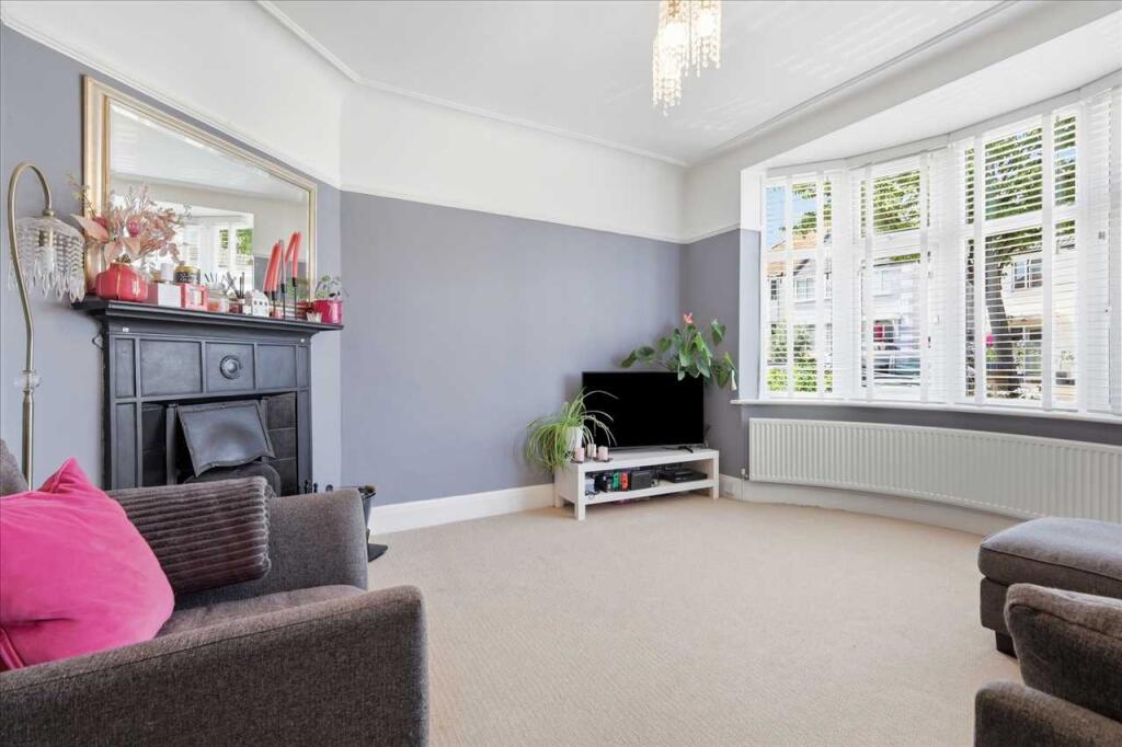 House in Southend-on-Sea - View 5