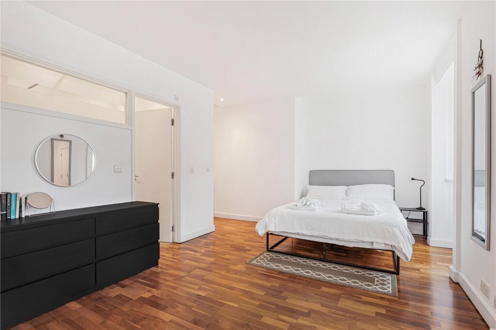 Apartment in London - More