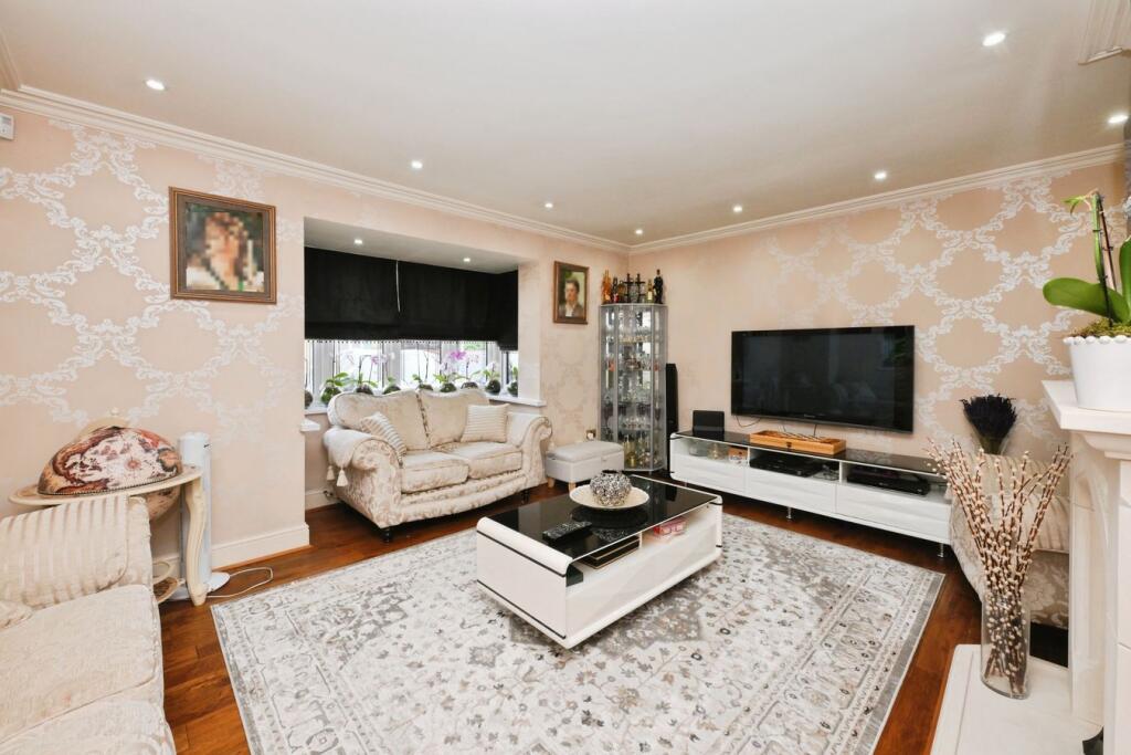 House in Enfield - View 2