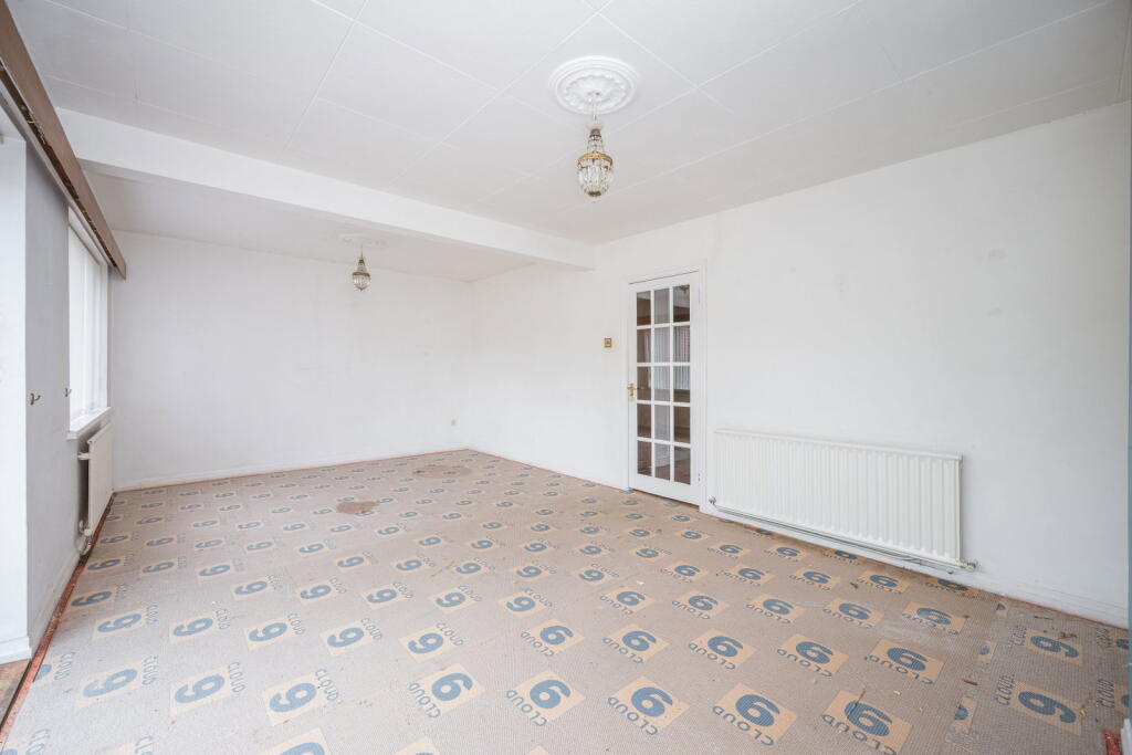 House in Newport - View 5
