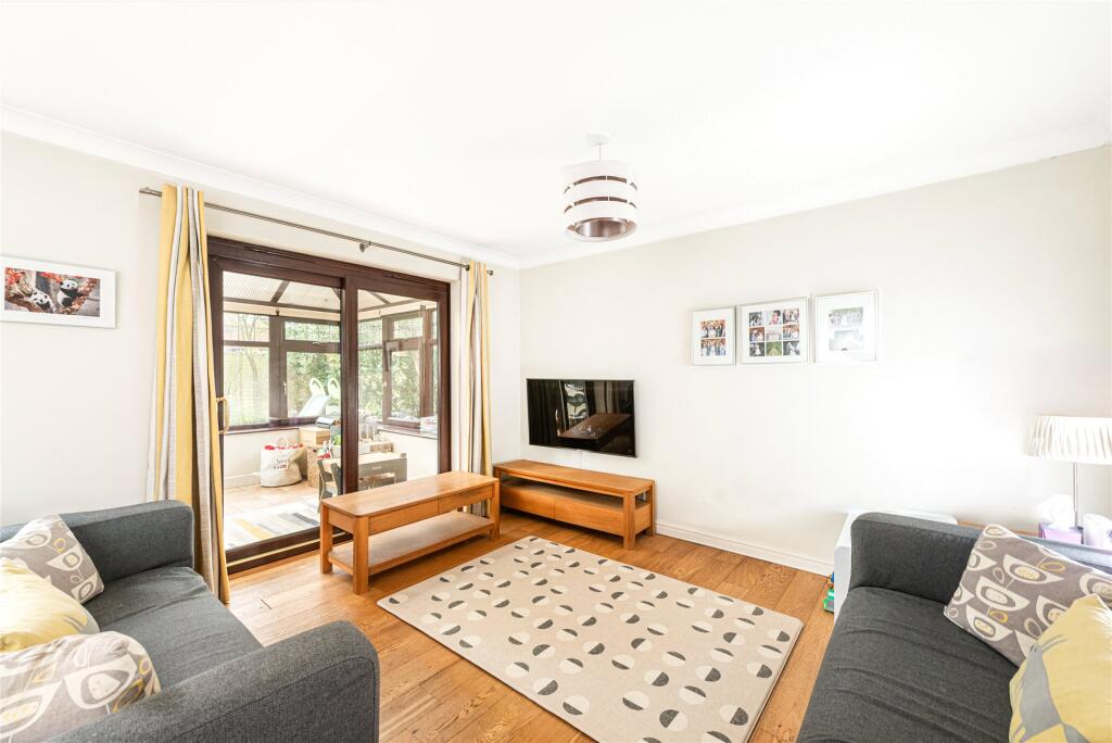 Backleys, Caldecotte, Milton Keynes, Buckinghamshire, MK7 photo 3