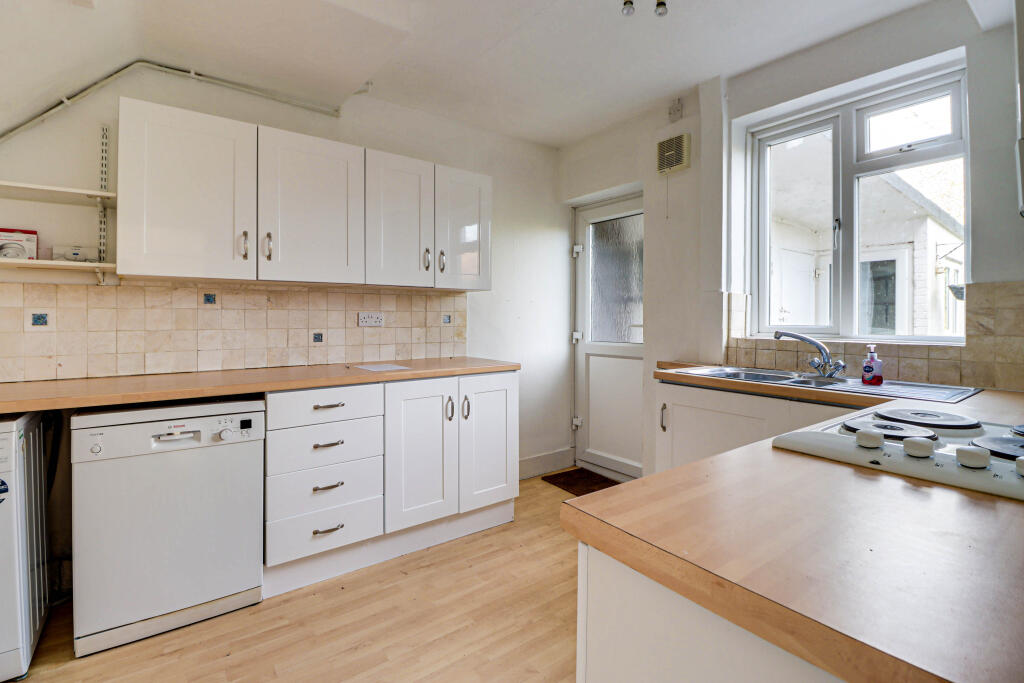 House in Harpenden, Batford - View 3