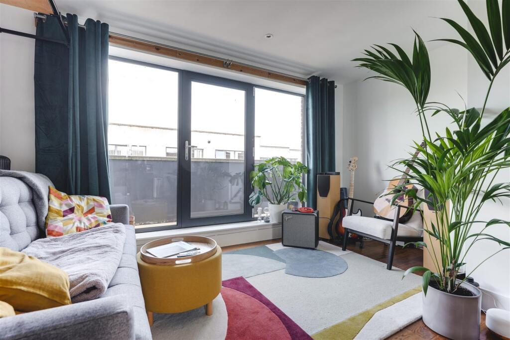 Apartment in London - More