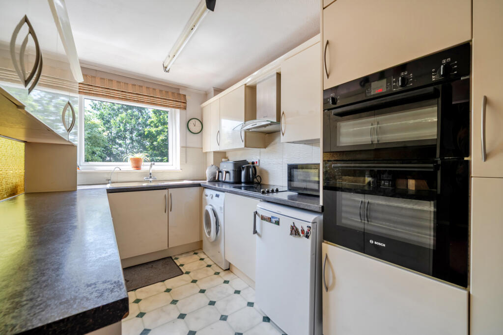 House in Shepperton, Surrey - View 5