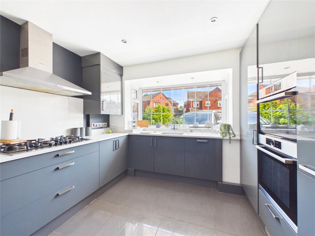House in Worcester - View 4