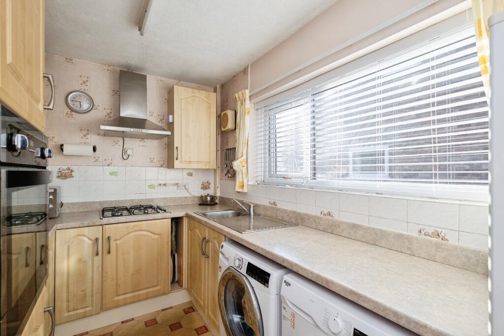 Martin Close, Denton, Manchester, M34 photo 4