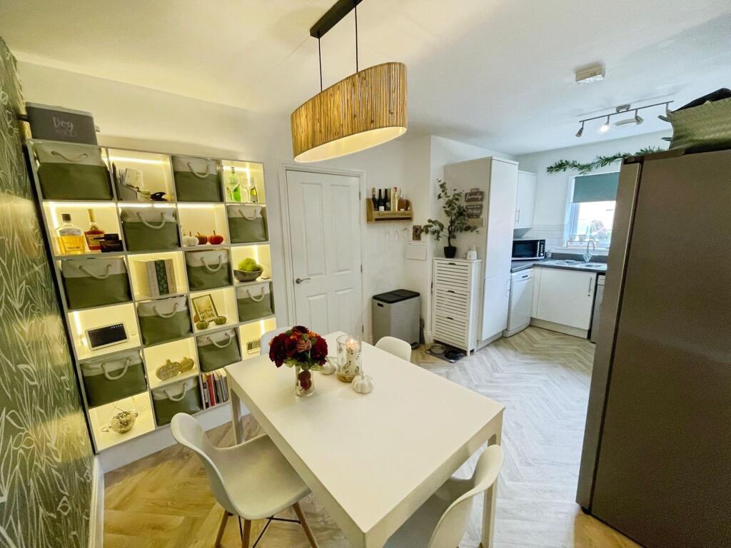 House in Basingstoke and Deane, Rooksdown - View 4