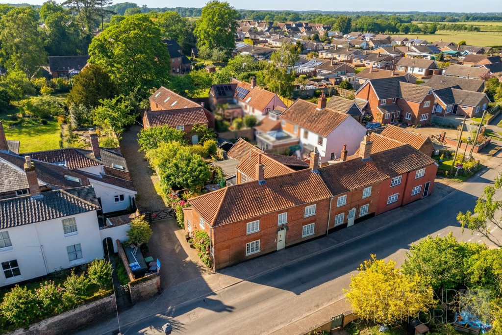 Main image of property: 4 Dereham Road, Hingham