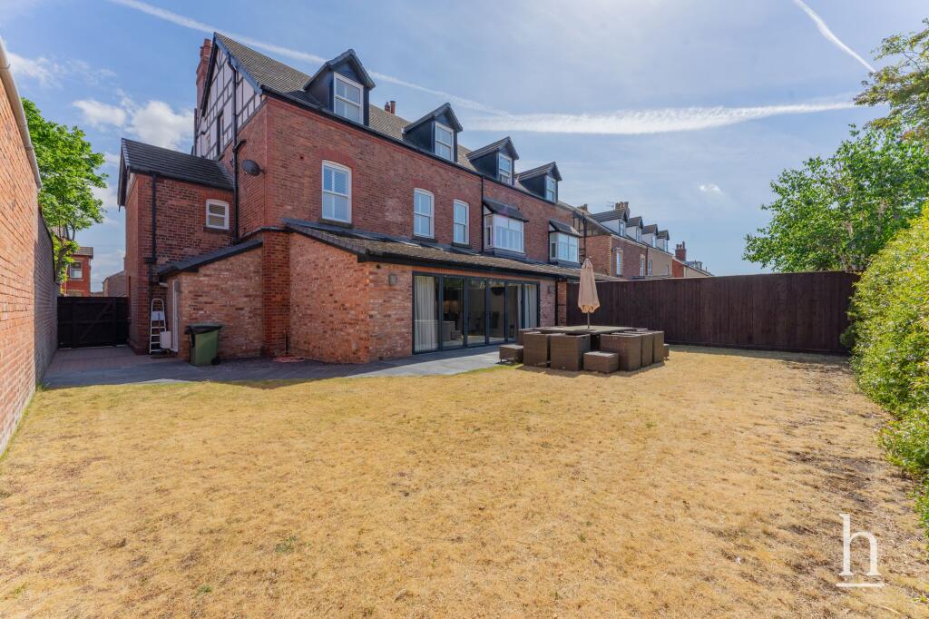 House in Wirral, West Kirby - More