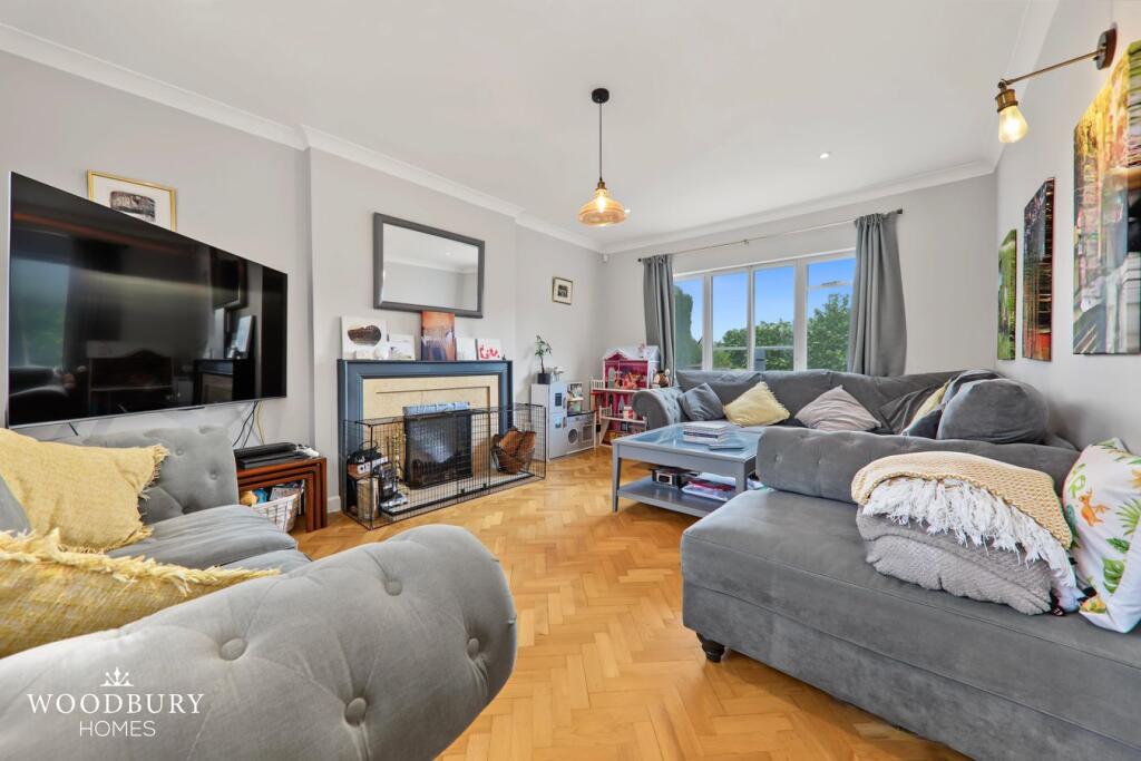 Woodside, Buckhurst Hill, IG9 photo 2
