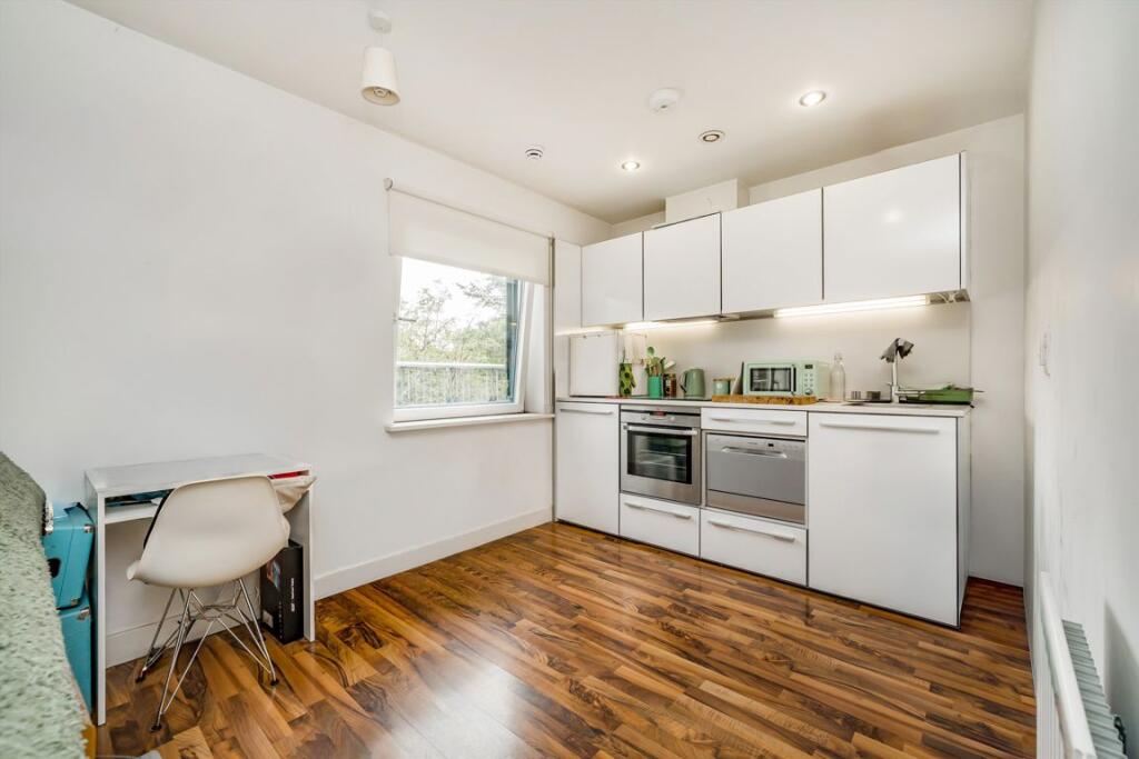 Apartment in London - View 3
