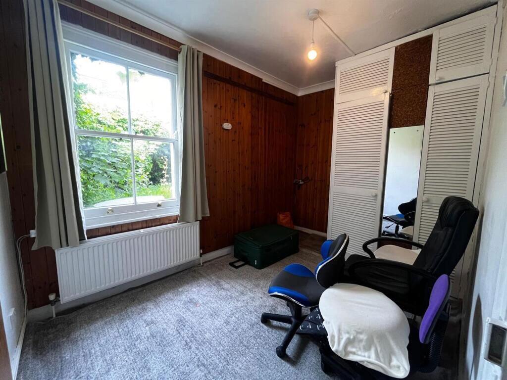 Apartment in London - More