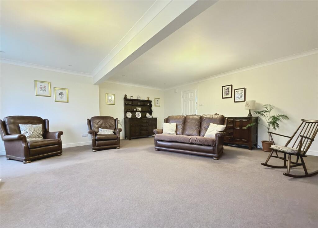 Parkhead Close, Royston, Barnsley, S71 photo 4