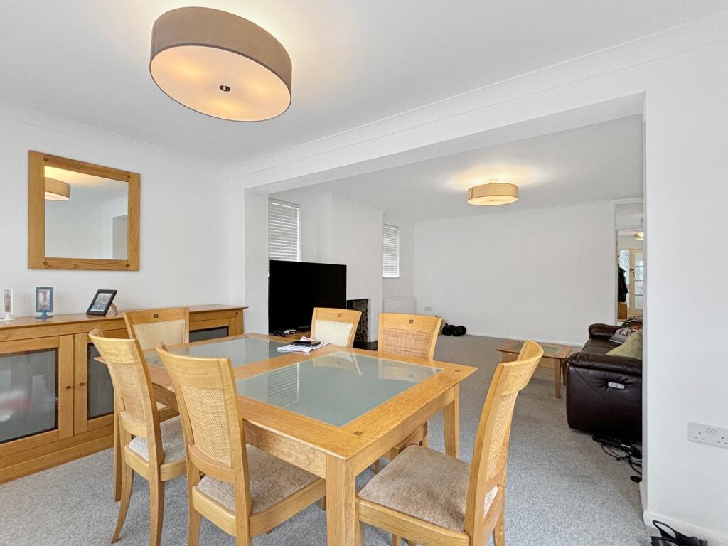 Hazelwood Crescent, Little Clacton, Clacton-on-Sea, CO16 photo 4