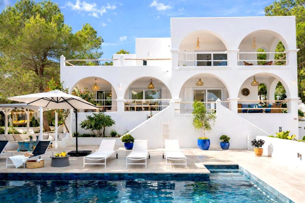 Main image of property: Balearic Islands, Ibiza, Sant Josep De Sa Talaia