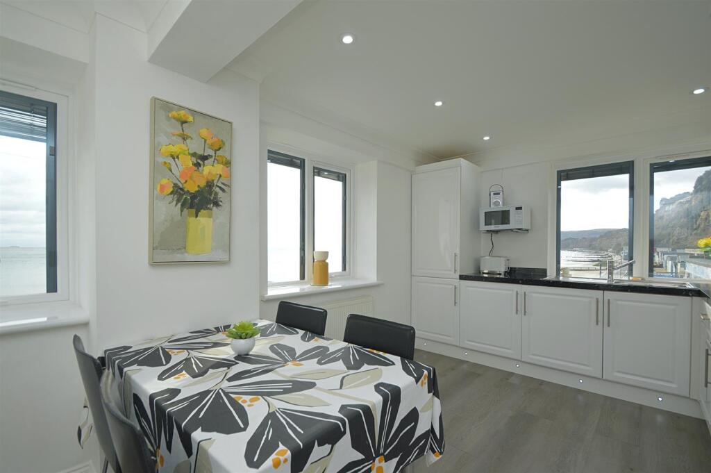 Stunning Sea Views * Sandown photo 4