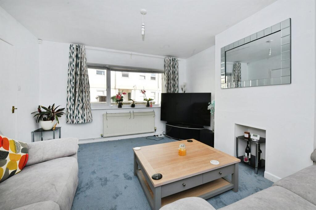 House in Plymouth - View 4