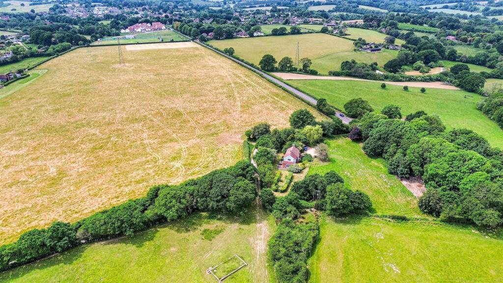 House in Rother, Westfield - View 2