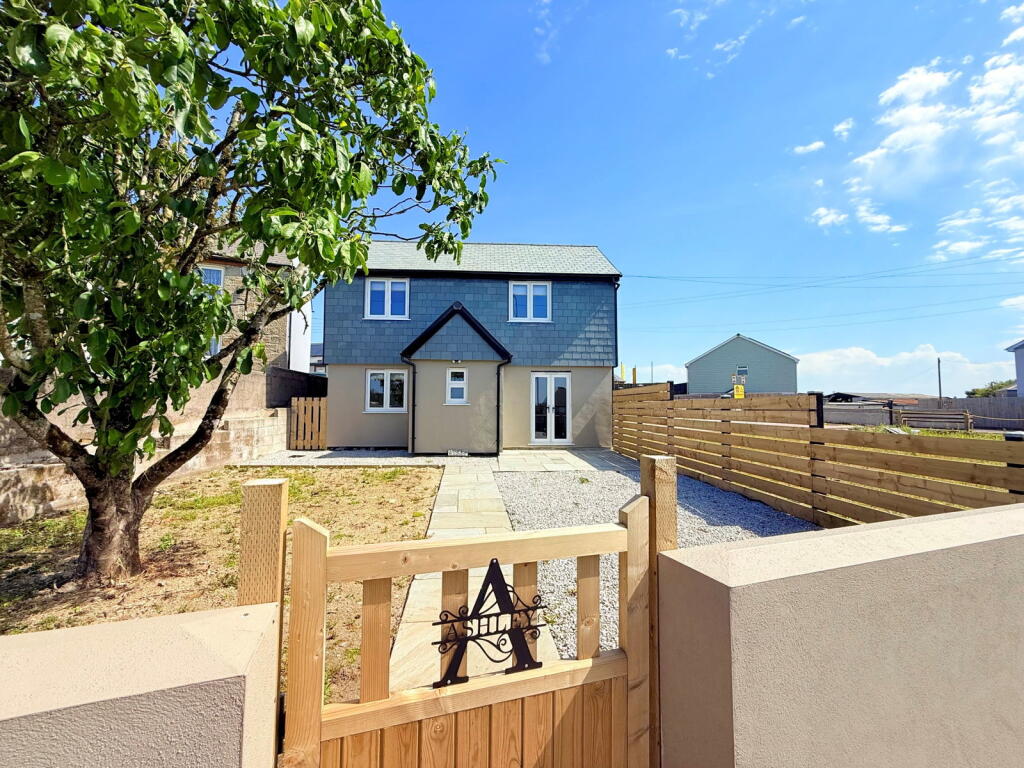 Main image of property: Longdowns, Penryn, TR10 9DP