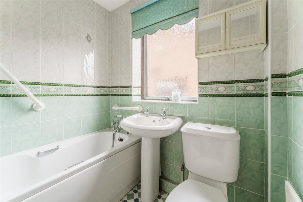 House in Leeds, Upper Green, Morley - View 3