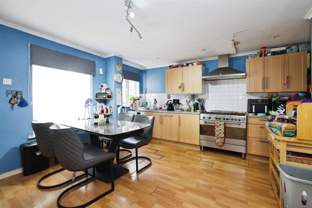 House in Test Valley, Andover - View 2