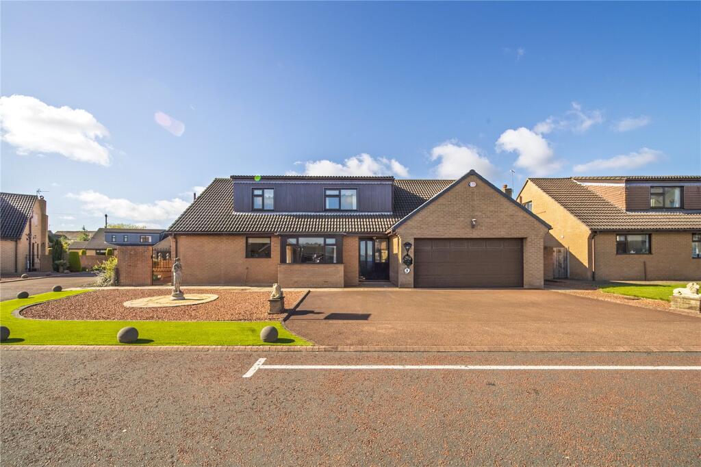 4-bed house on The Willows, Carrville, DH1, £475,000