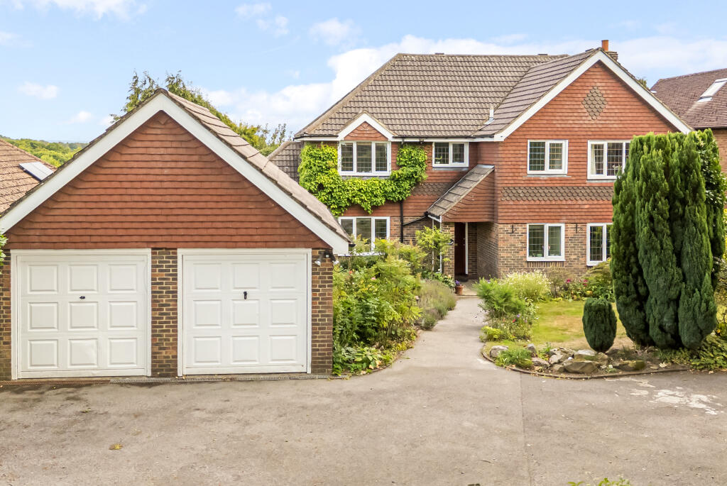 Main image of property: Nutley, Nutley, TN22