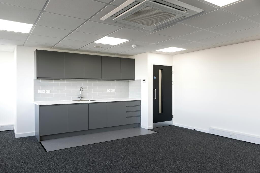 2026- 42 Greenford Central - 6957.jpg