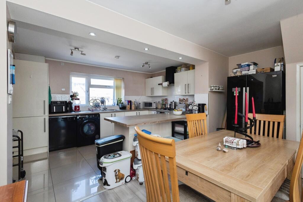 House in Tameside, Greater Manchester - View 5