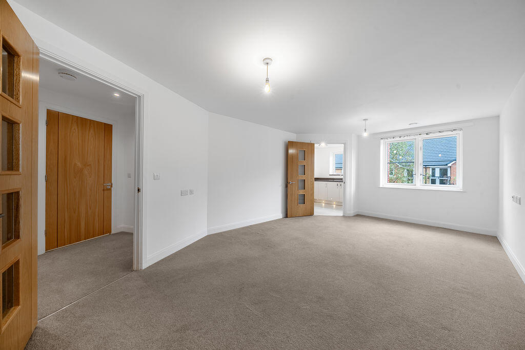 Apartment in Kingston upon Thames - View 4