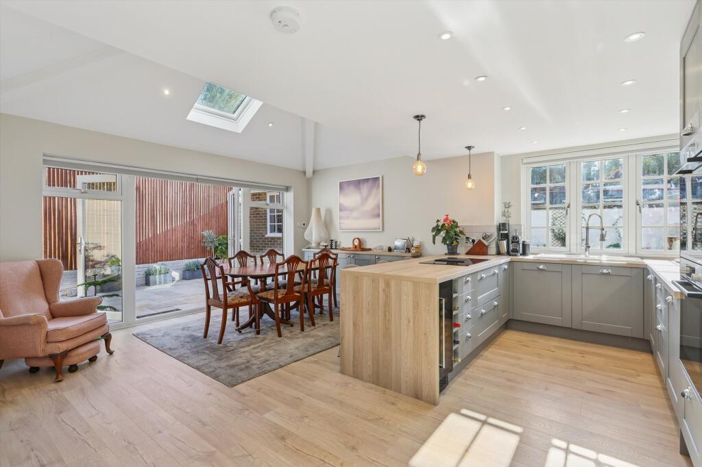 West End Lane, Esher, Surrey, KT10 – pohled 4