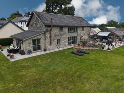 House in Newport - View 4