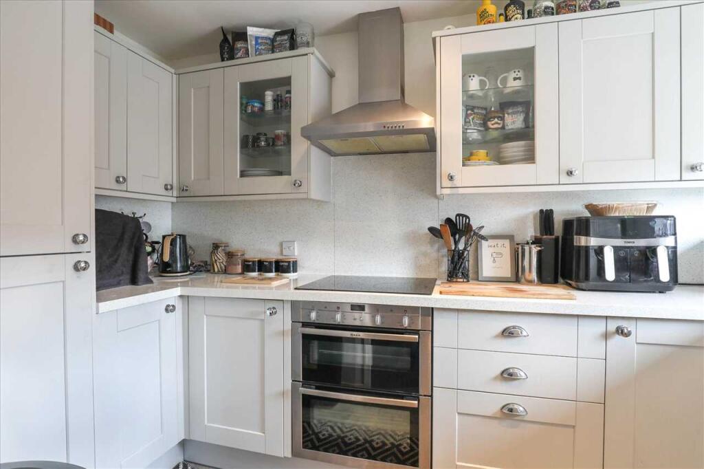 Poppy Court, High Street, Burton Latimer - View 3