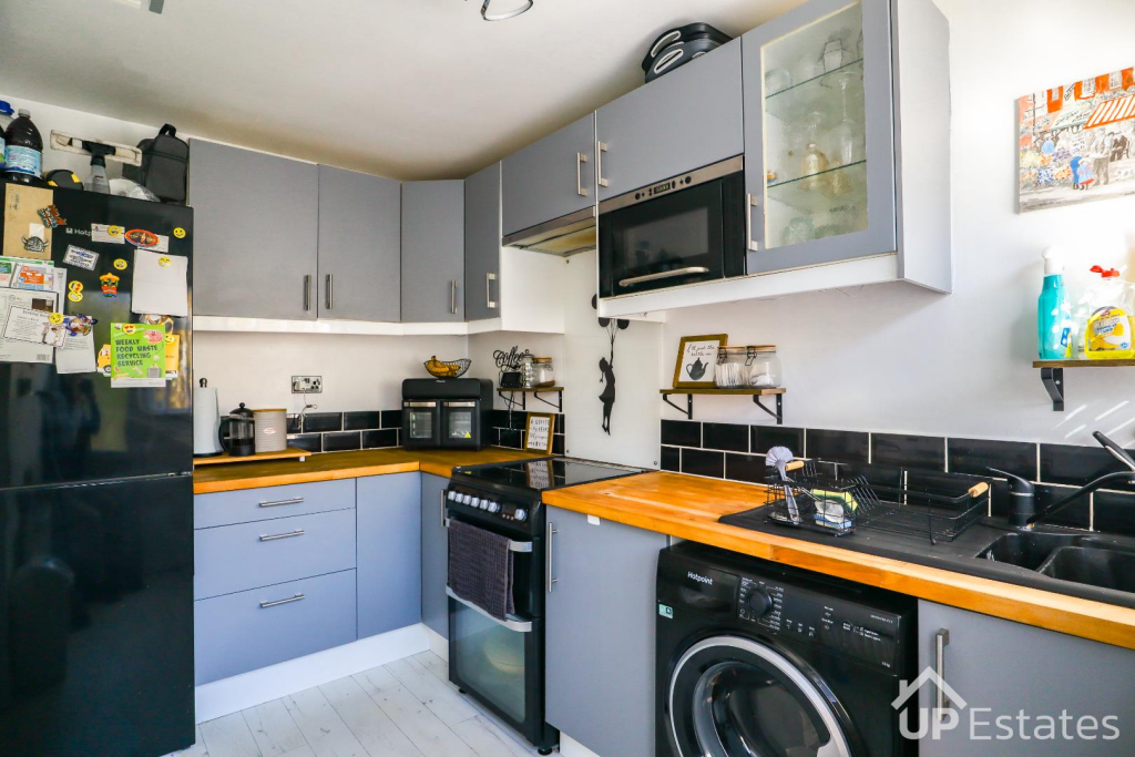 House in Hinckley and Bosworth, Barwell - View 4