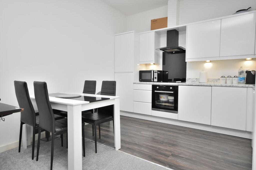 Apartment in Northampton - View 3
