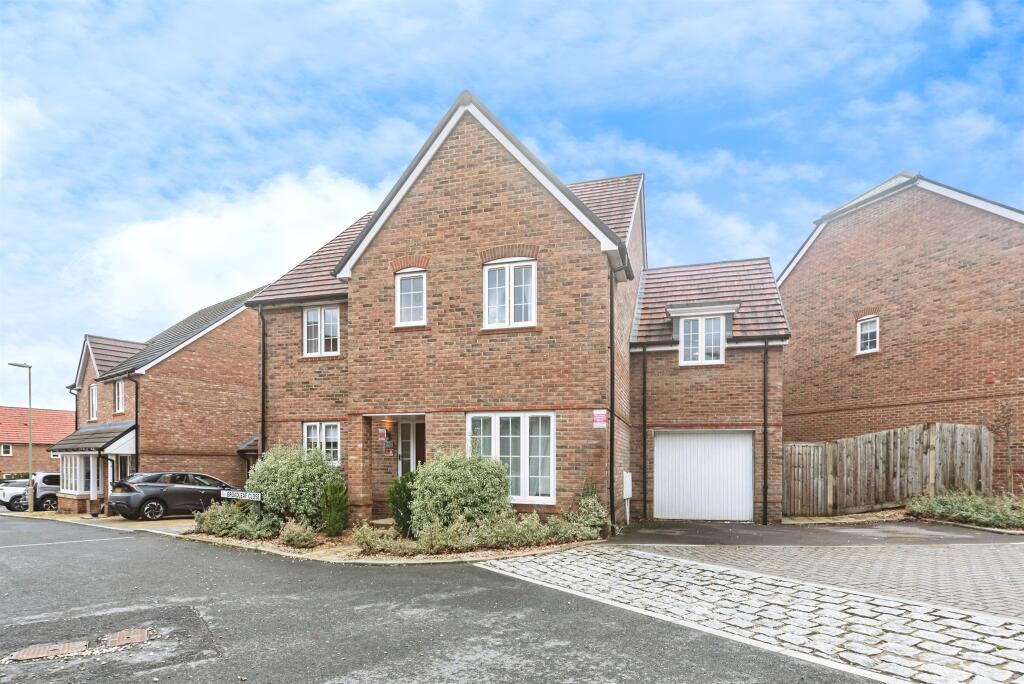Main image of property: Broadleaf Close, Basingstoke