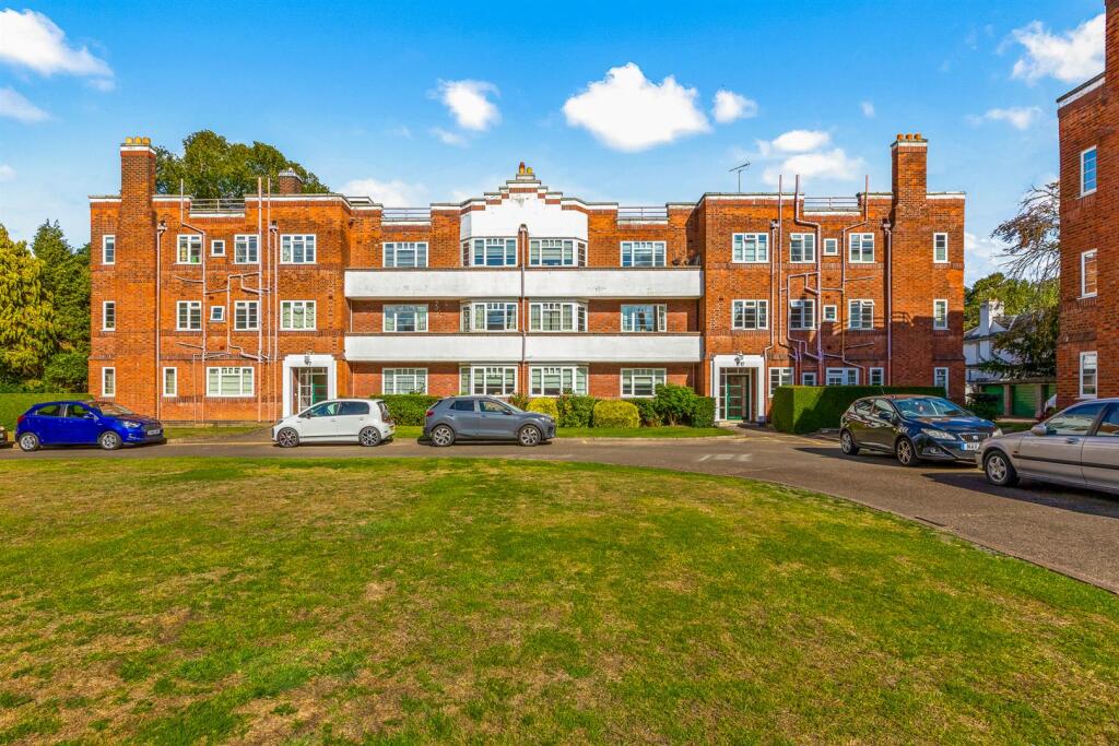 Main image of property: Knighton Park Road, Stoneygate, Leicester