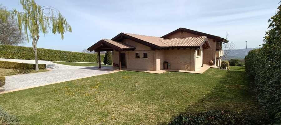 Main image of property: Abruzzo, Chieti, Tornareccio