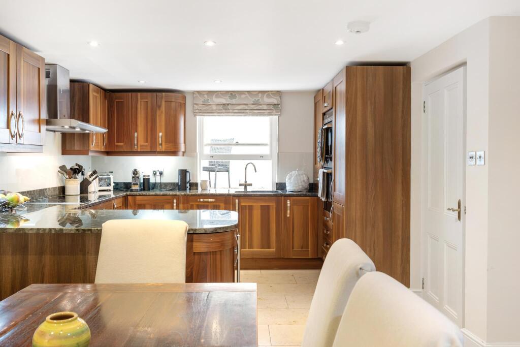 House in London - View 5