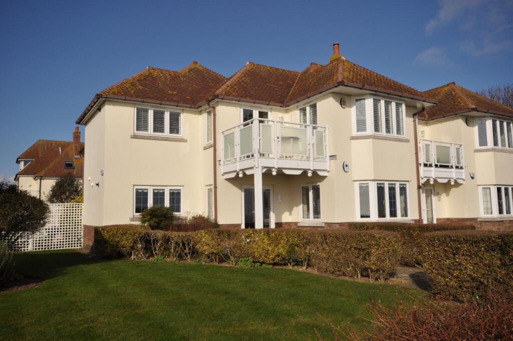 3-bed flat on Winchester Road, Frinton-on-sea, £599,950