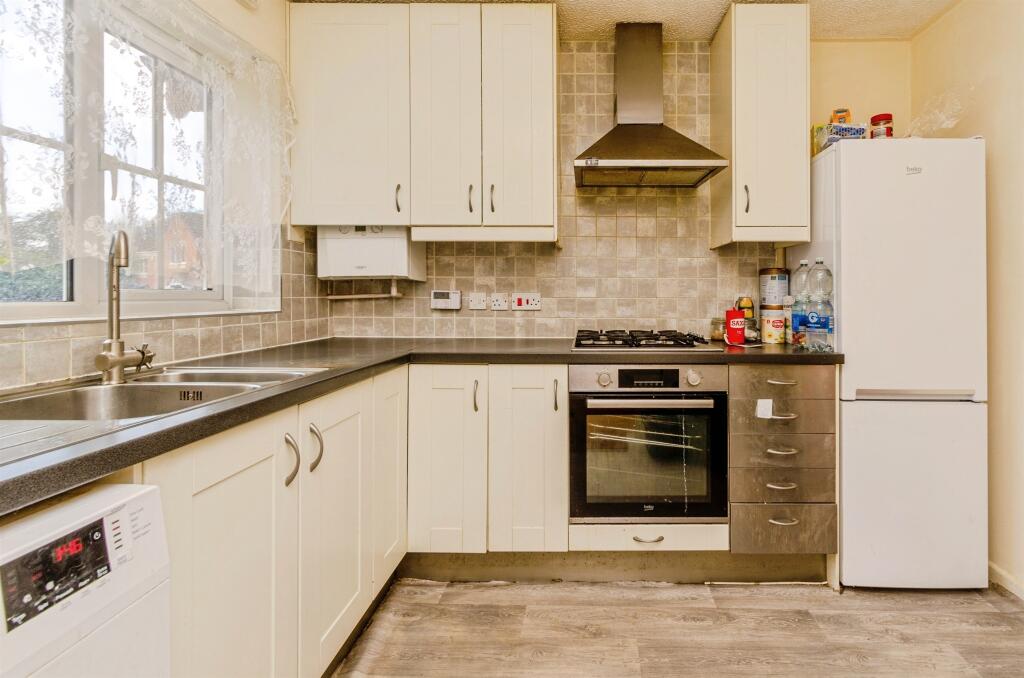 Delamere Drive, Walsall photo 4