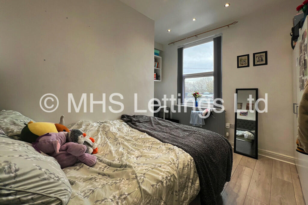 6 bedroom terraced house for rent