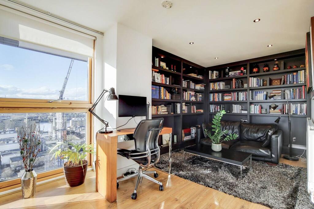 Main image of property: Phoenix Heights West, Canary Wharf, London, E14