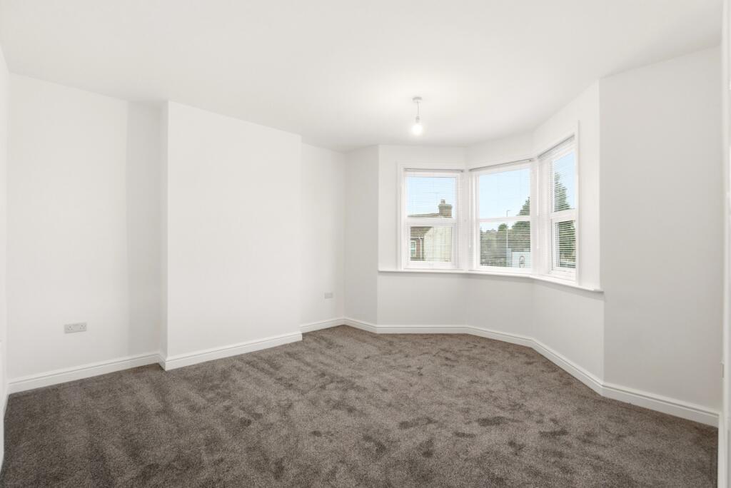 House in Dunstable, Central Bedfordshire - More