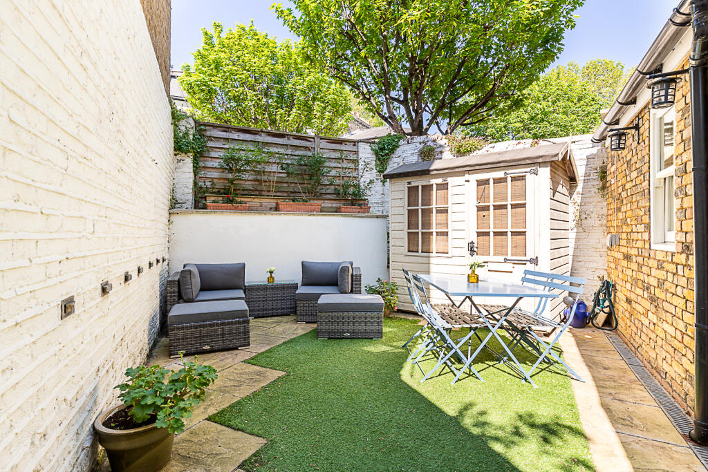 Apartment in London - View 5