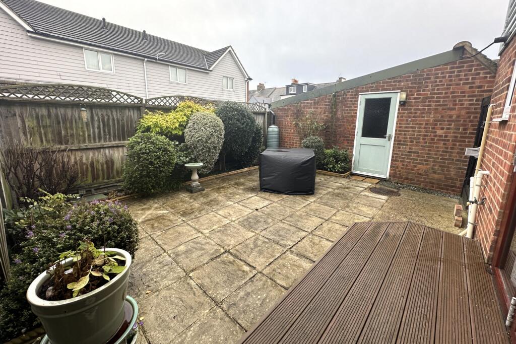 House in Dover, Sholden - More