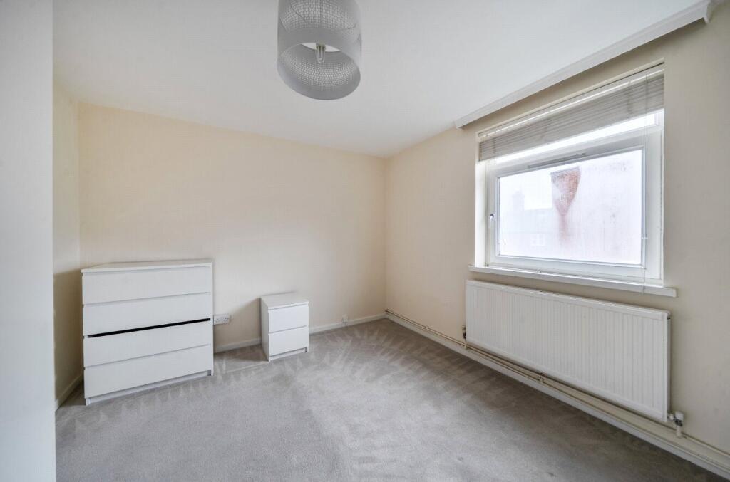 Apartment in London - More
