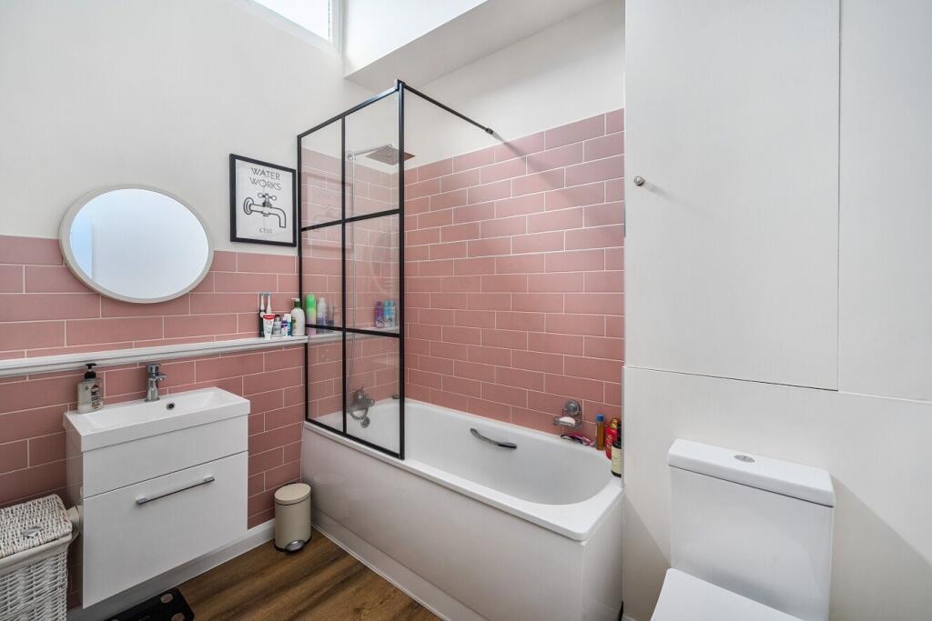House in Bromley - View 4