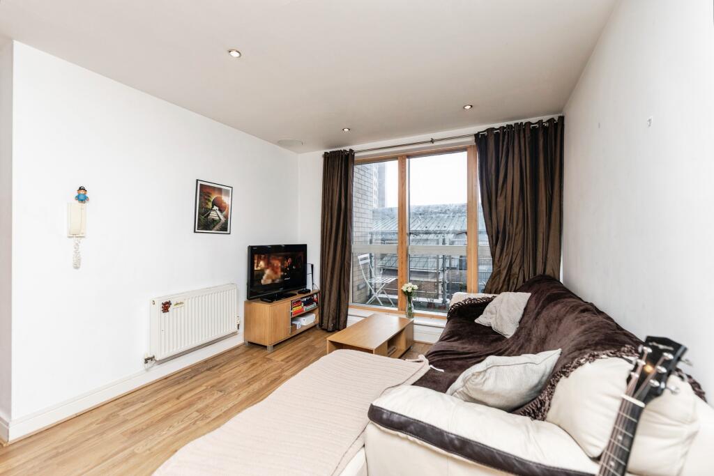 8 Bowman Lane, Leeds, LS10 photo 3